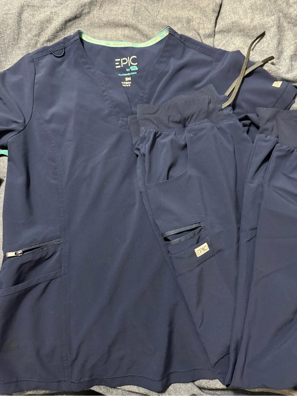 Epic by IRG jogger scrub set